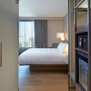 Corner King Room Hearing accessible